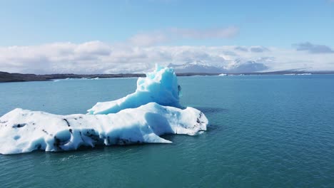 Vista-De-Drones-De-Un-Glaciar-En-Islandia-4k
