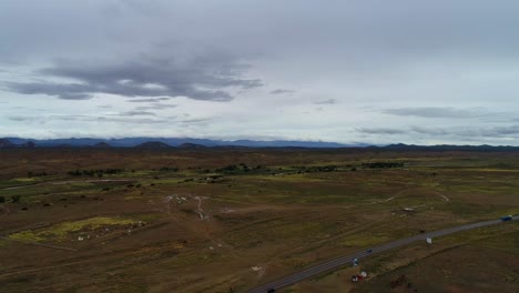 Wüste-Und-Luftaufnahme-Der-Argentinischen-Und-Bolivianischen-Grenze,-Provinz-Jujuy,-Im-Hintergrund-Villazon-Bolivien-1