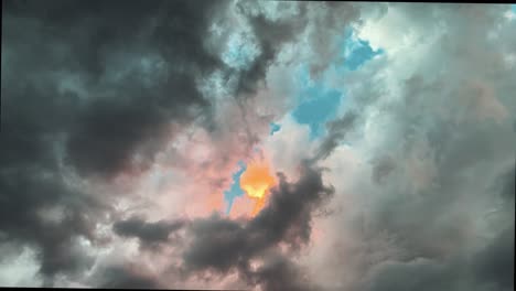 Sonnenuntergang-Am-Dunklen-Wolkenhimmel