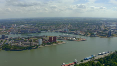 Drohnenschuss-In-Richtung-Rotterdamer-Hafendocks
