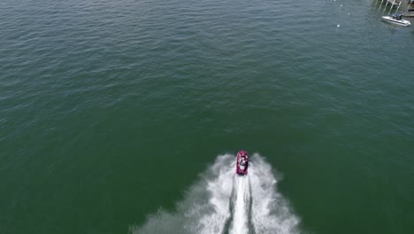 Tracking-a-jet-ski-on-the-lake