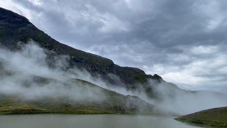 Timelapse-scenic,-upstream-cloudy-storm-preparing-scary-thunder-in-the-french-wild-pyrenee-mountain