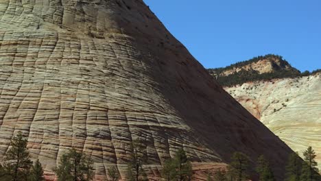 Patrón-De-Erosión-Irregular-En-El-Parque-Nacional-De-Zion-Formación-Rocosa-De-Arenisca