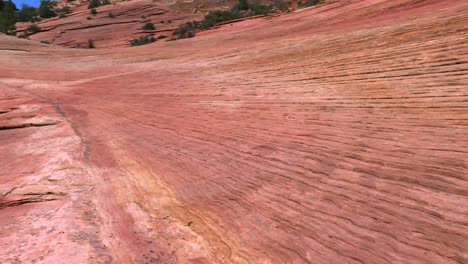 Patrón-De-Líneas-De-Erosión-En-El-Cañón-De-Arenisca-Roja-Del-Parque-Nacional-Zion,-Utah