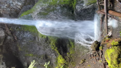 Ein-Natürlicher-Wasserfall-Von-Mt