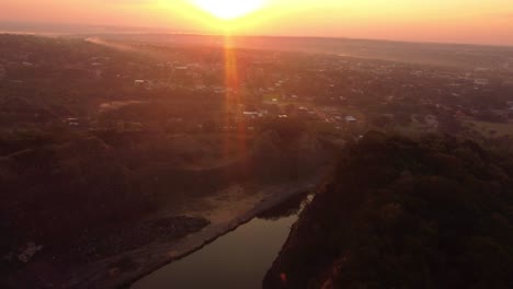 Schöner-Sonnenuntergang-Am-Südhügel-In-Paraguay,-Südamerika