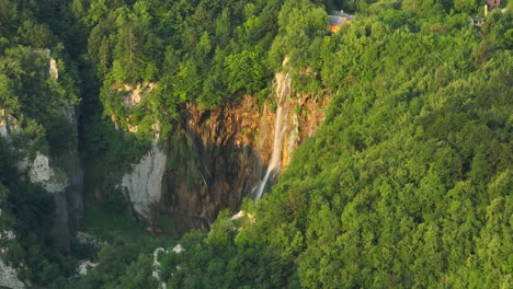 Luftaufnahme-Des-Nationalparks-Plitvicer-Seen-In-Kroatien,-Europa-9