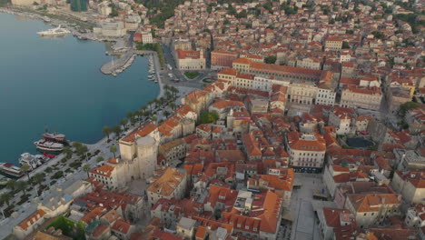 AERIAL-Shot-of-the-city-of-Split-in-Croatia,-Europe-5