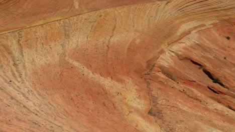 Erosion-Line-Along-Zion-National-Park-Sandstone-Arid-Canyon-Ridge