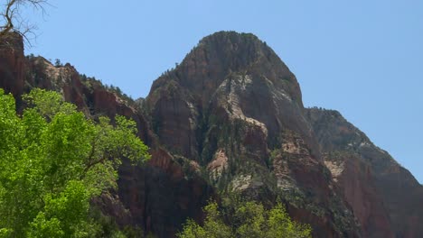 Majestic-Jagged-Rock-Formation-In-Touristic-Zion-National-Park,-Utah