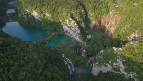 Luftaufnahme-Des-Nationalparks-Plitvicer-Seen-In-Kroatien,-Europa-1