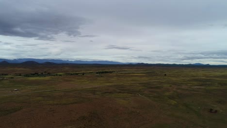 Wüste-Und-Luftaufnahme-Der-Argentinischen-Und-Bolivianischen-Grenze,-Provinz-Jujuy,-Im-Hintergrund-Villazon-Bolivien-5