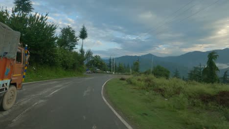 Un-Lapso-De-Tiempo-De-Conducción-A-Través-De-La-Hermosa-Ruta-Shimla-Kinnaur-Spiti-En-La-Autopista-Nacional-Nh5