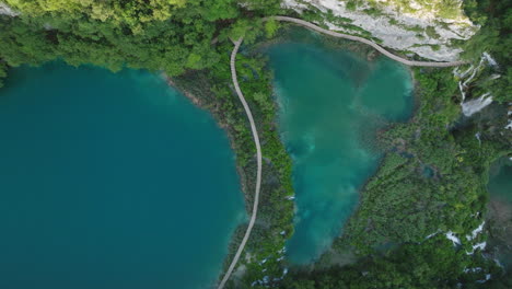 Luftaufnahme-Des-Nationalparks-Plitvicer-Seen-In-Kroatien,-Europa-18