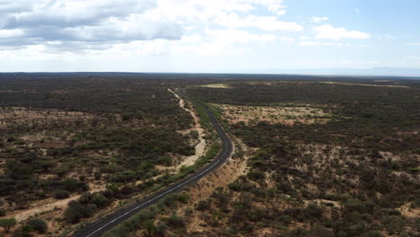 Carretera-Asfaltada-Desolada-En-El-Campo-Remoto-Del-Valle-De-Omo,-Etiopía