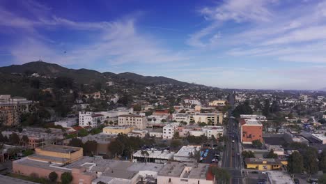 Wide-panning-aerial-shot-of-downtown-Ventura,-California
