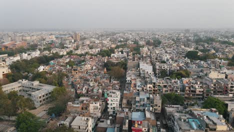 Top-Luftaufnahme-Der-Dächer-Der-Indischen-Stadt-Neu-Delhi-West-Delhi-4k-4