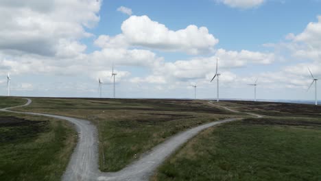 Windpark-In-Den-Mooren-Von-West-Yorkshire,-Aufgenommen-Mit-Einer-Drohne-1