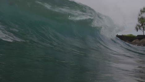 Clear-blue-Sea-water-empty-wave-in-hawaii