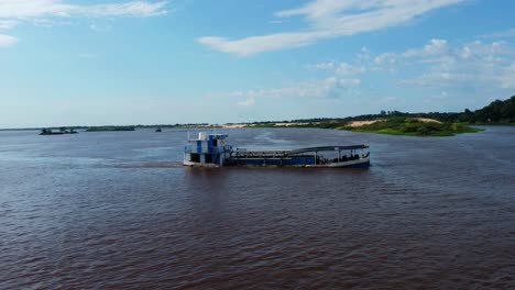 Antenne:-Transport-Sandboot-Auf-Dem-Fluss-Paraguay.-4k