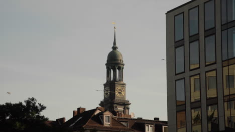 Oben-Auf-St.-Michaelis-Kirche-In-Hamburg,-Deutschland