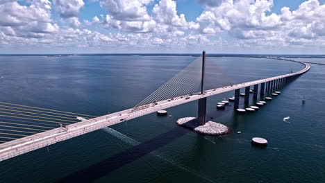 Main-Span-Of-The-New-Sunshine-Skyway-Bridge-With-Structural-Dolphins-In-Tampa-Bay,-Florida