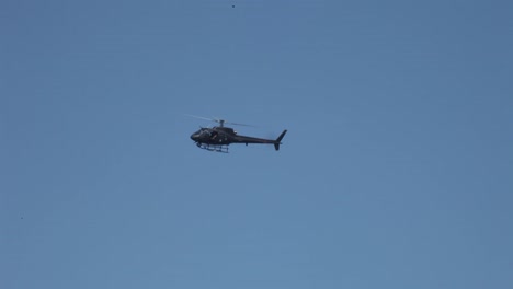 Un-Helicóptero-Militar-Sobrevuela-Un-Mitin-De-Campaña-Para-La-Reelección-Del-Presidente-Brasileño-Bolsonaro