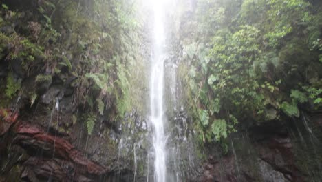 Shot-of-waterfall-in-Madeira,-Cascata-Agua-d'Alto