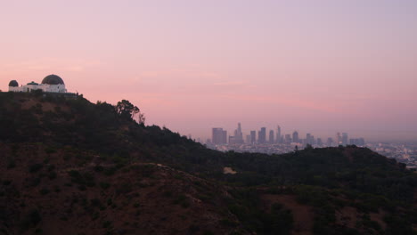 A-pink-dawn-sky-over-Griffith-Park-the