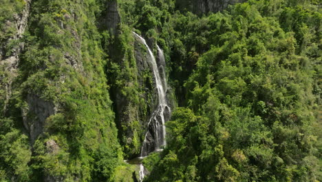 Wasserfall-Offenbaren-Bei-Can-San-Crist-Bal