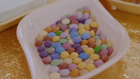 Caramelos-De-Chocolate-Recubiertos-De-Azúcar-En-Colores-Pastel