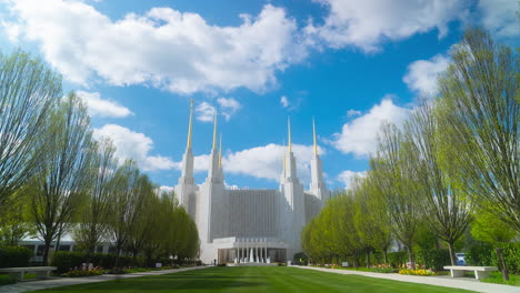 Mormon-Washington-DC-Temple-on-a-bright-sunny
