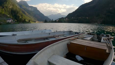 Boats-floating-on-the-shore-of-Lake-Alleghe
