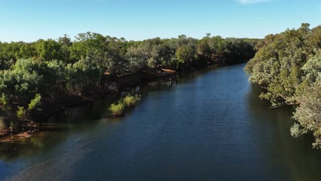 Wunderschöner-Fluss,-Der-Durch-Die-Kimberleys-Im-Nordwesten-Australiens-Fließt