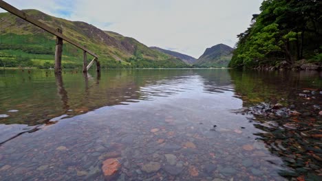 Malerischer-Blick-über-Den-Buttermere-Lake-Im-Sommer,-Lake-District,-Cumbria-Im-Vereinigten-Königreich