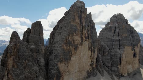 Luftaufnahmen-Der-Tre-Cime-Di-Lavaredo-In-Den-Italienischen-Dolomiten-2