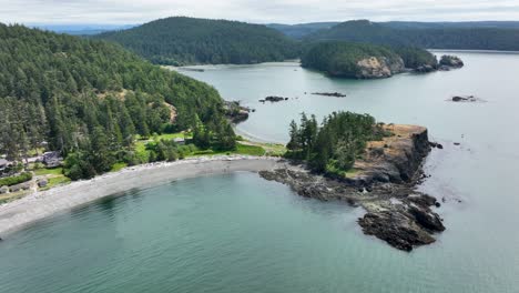 Establishing-drone-shot-of-Rosario-Beach,-the-northern-most-part-of-Deception-Pass-State-Park
