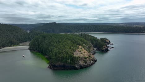 Aerial-view-of-the-Reservation-Head-and-Lighthouse-Point-landmass-in-the-Deception-Pass-State-Park