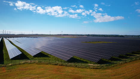 Vast-Solar-Panel-Farm