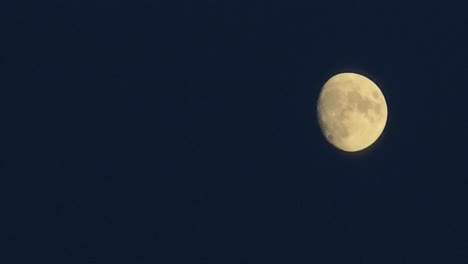 Beautiful-Moon-in-the-night-sky
