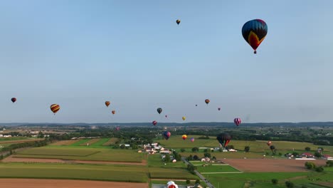Buntes-Heißluftballonfestival-In-Lancaster-County,-Pennsylvania