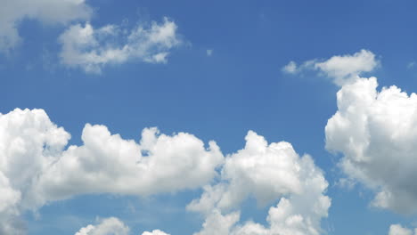 Zeitraffer-Des-Schönen-Blauen-Himmels-Mit-Wolken-An-Einem-Hellen-Sonnigen-Tag-Zum-Bewegen-Des-Abstrakten-Hintergrunds-2