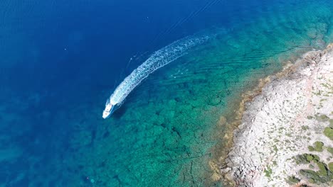 Sailing-in-clear-waters-of-Adriatic-Sea
