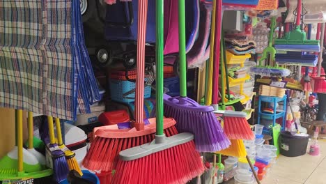 Video-of-an-open-air-market-in-Lima-selling-brooms-and-mops-and-other-cleaning-supplies