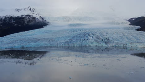 Fantastic-panoramic-aerial-shot-of-the-haoldukvisl-glacier-located-in-iceland