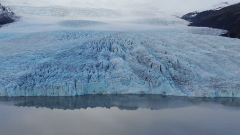 Fantastische-Luftaufnahme-Der-Annäherung-An-Den-Haoldukvisl-gletscher-In-Island