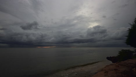 Timelapse-Of-The-Ocean-And-Clouds-Rolling-Through-Towards-Dar-Es-Sallam-And-Coco-Beach,-Tanzania
