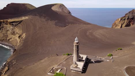 Faro-De-Ponta-Dos-Capelinhos-En-Las-Islas-Volcánicas-Portuguesas-De-Las-Azores-En-El-Océano-Atlántico-Norte-3