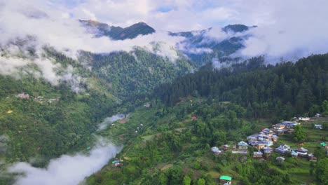 Drone-Shot-of-a-cloudy-Sainj-Valley-in-Himachal-Pradesh-near-Manali,-Kasol-5
