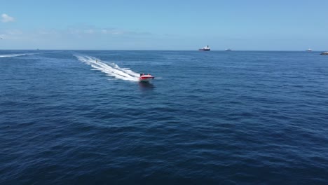 Long-Beach-Speedboat-Races-from-LBC-marina-to-Catalina-Island,-California-9